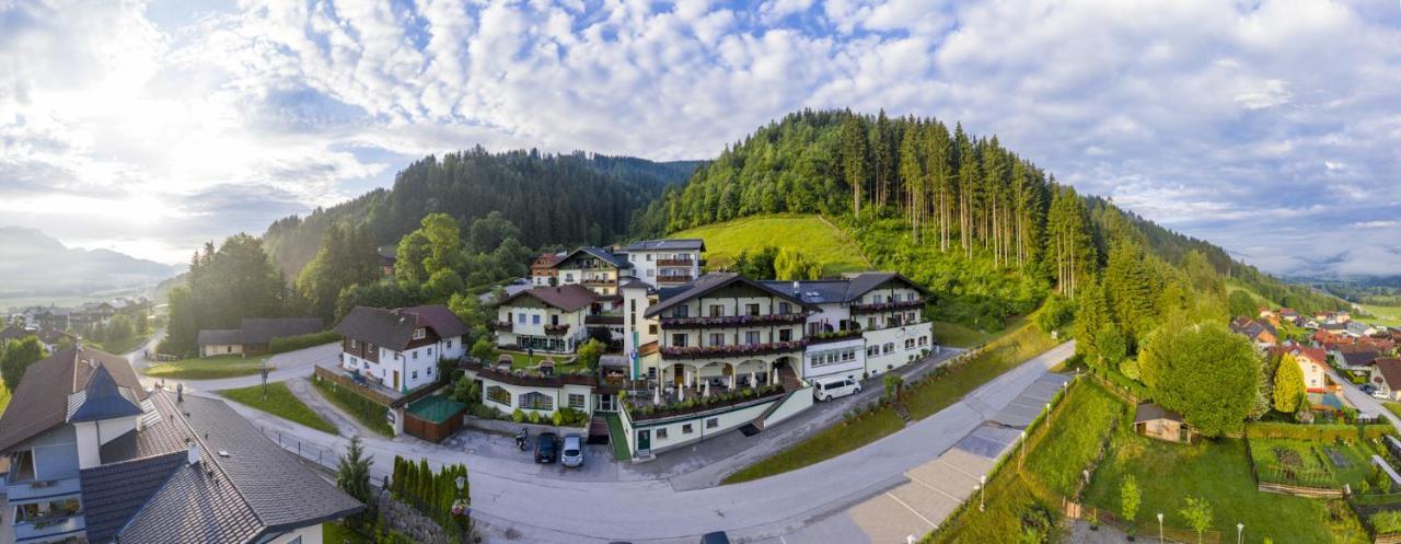 Panoramahotel Guertl Haus im Ennstal Ngoại thất bức ảnh